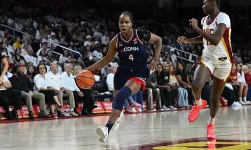 Blanca Quiñonez brilla en UConn y vuelve a ser la Freshman de la Semana en el BIG EAST