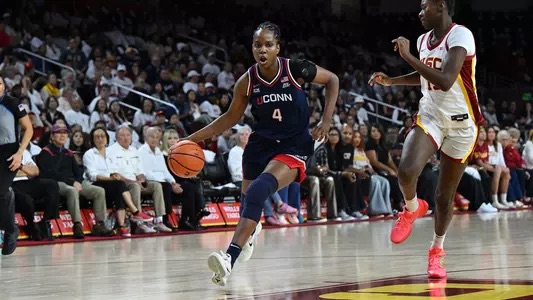 Blanca Quiñonez brilla en UConn y vuelve a ser la Freshman de la Semana en el BIG EAST