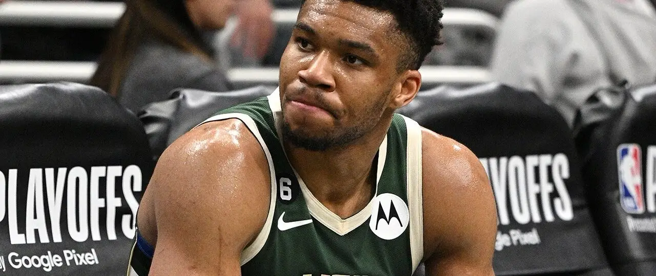 GIANNIS ANTETOKOUNMPO ENCIENDE LAS ALARMAS: LESIÓN LO ALEJARÍA HASTA SEIS SEMANAS