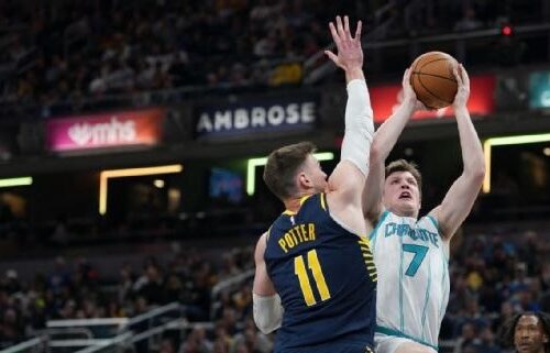 Knueppel hace historia y se queda con el récord de triples anotados para novatos