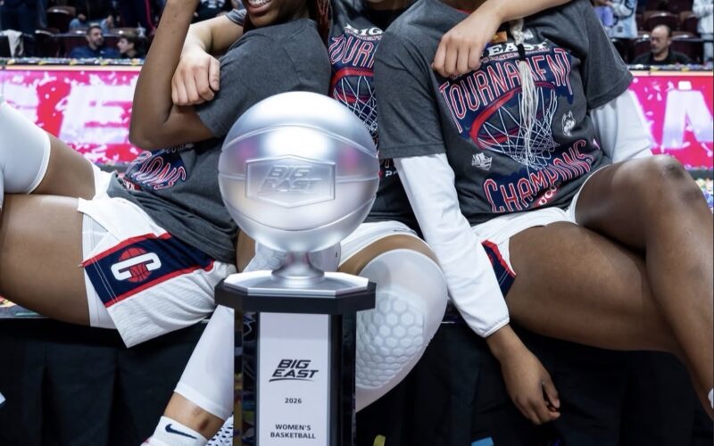 MEJORES POSTALES DE BLANCA QUIÑÓNEZ CAMPEONA DEL BIG EAST 🇪🇨